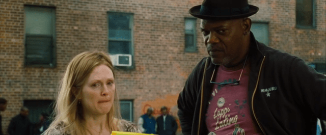 Brenda (Julianne Moore) and Lorenzo (Samuel L. Jackson)